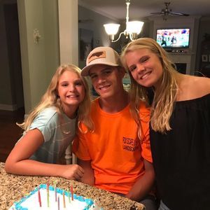 Meet your Posher, Wendie